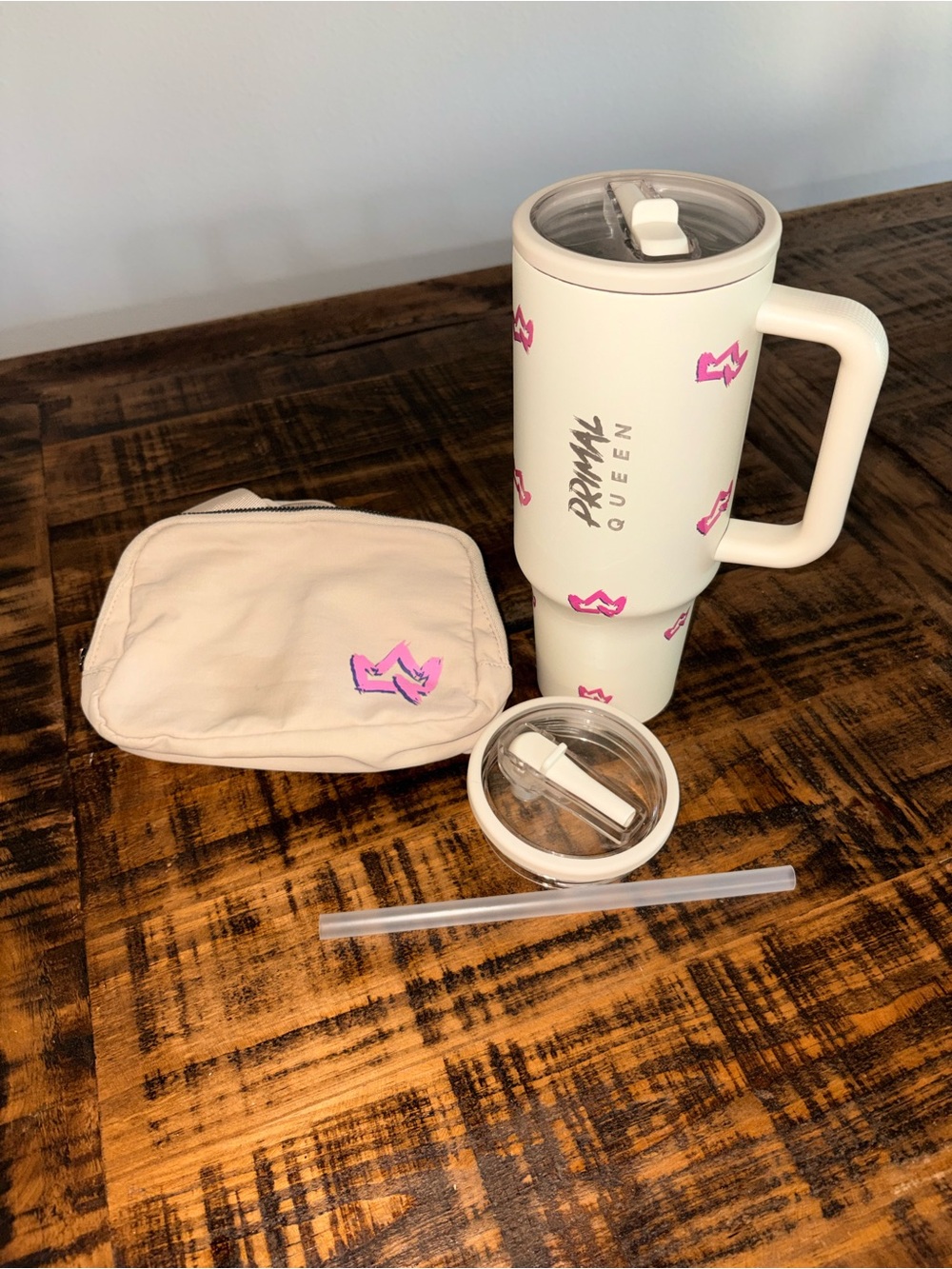 Primal Queen tumbler and cross body bag